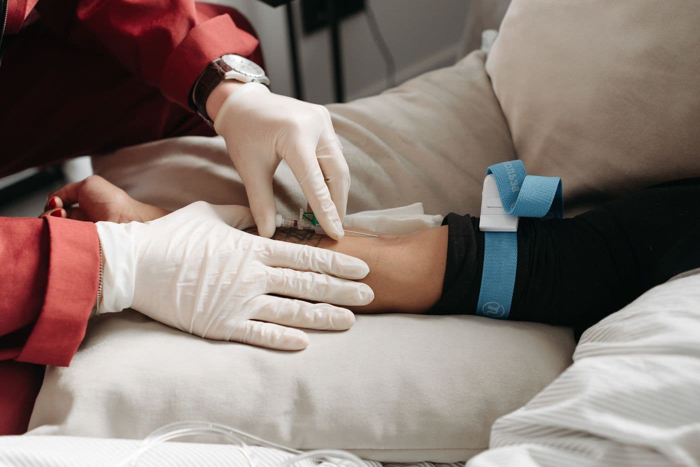 Integrated Rx on-site infusion suite for specialty therapy