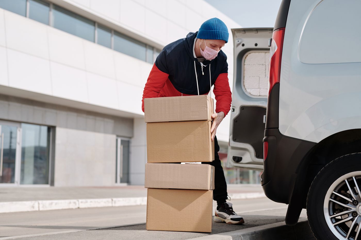 Temperature-conscious specialty medication shipment from a Phoenix pharmacy